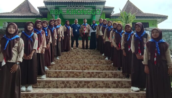 Dalam Rangka Edukasi Sejarah, Pengurus OSIS SMK Raudlatul Ulum Ledok Ombo Kunjungi Tempat Bersejarah di Bondowoso dan TMP Jember