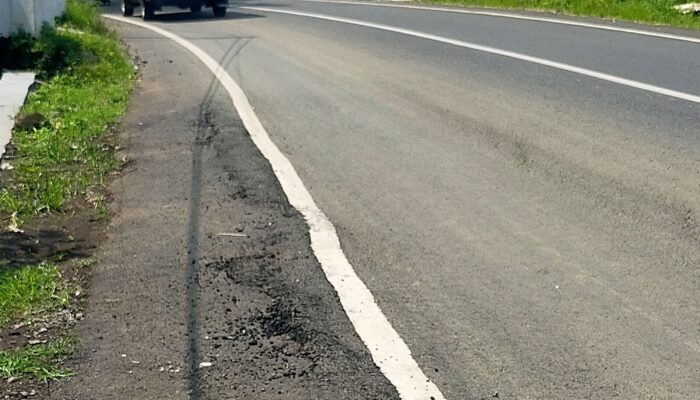 Wau… Baru Seumur Jagung, Proyek IJD Hampir Rp16 Miliar di Jember sudah Amburadul