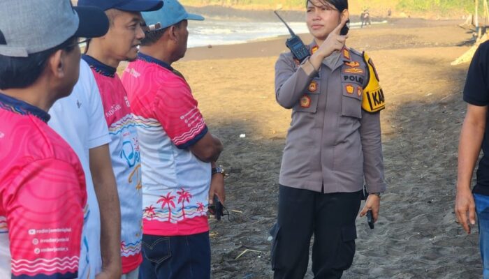 Pastikan Kamtibmas Kondusif, Polres Jember Tingkatkan Patroli Wisata di Pantai Selatan 