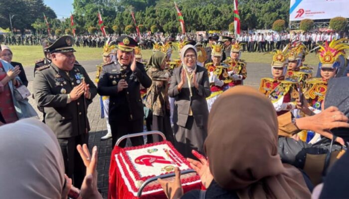 HUT Bhayangkara ke-79, Bupati Lumajang Dukung Langkah Polri Ciptakan Kamtibmas Kondusif 