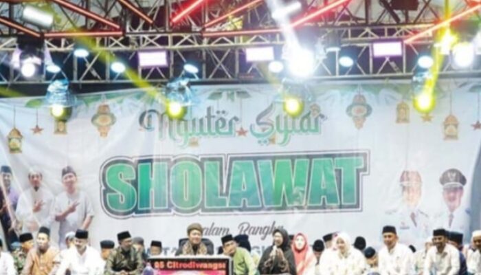 Momentum Syiar Sholawat di Desa Nguter, Bupati Lumajang: Komitmen Memperkuat Identitas Budaya Spiritual