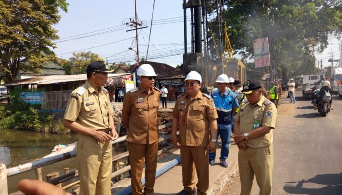 Pastikan Pekerjaan Berjalan Lancar, Pemkot Malang Tinjau Proyek Kontruksi Jembatan Kedung Kandang 