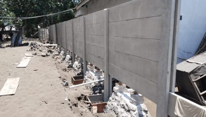 Proyek Pagar Watu Ulo Bernilai Rp1, 4 Miliar Terancam Molor di Jember, Bahan Material Gunakan Semen Murah
