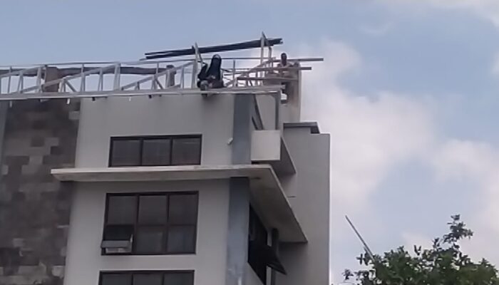 Tak Indahkan K3, Pelaksana Rehabilitasi Gedung Disdukcapil Jember Bernilai Rp1 Miliar Terancam Sangsi