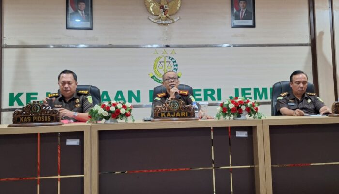 Kejari Jember Tetapkan Lima Orang Tersangka Korupsi Sosraperda DPRD, Empat Orang Langsung Ditahan 