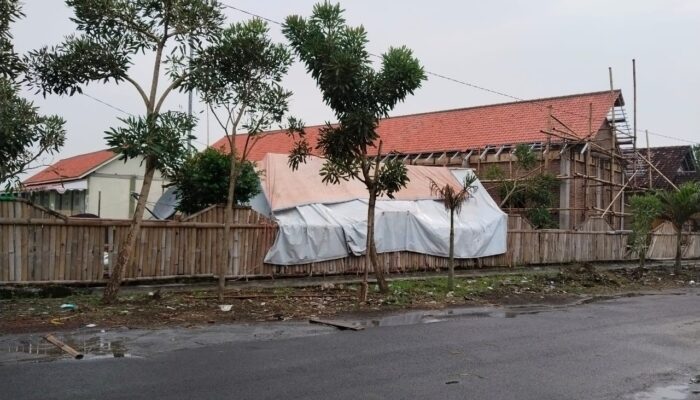 Proyek Gedung Sekolah Misterius, Kemenag Jember dan KS MTs NU Al-Badar Lempar ‘Bola Panas’ ke Yayasan