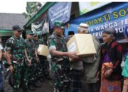 Kasdam Brawijaya Tinjau Lokasi Terdampak Erupsi Gunung Semeru dan Serahkan Bantuan Secara Simbolis 