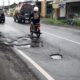 Waspada! Jalan Provinsi Lumajang- Yosowilangun Berlubang dan Bergelombang, Sudah Bikin Orang Dlosor 