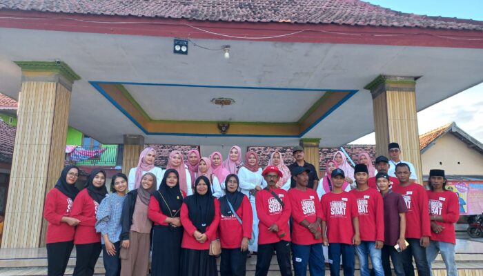 Pemdes Kepanjen Bersama Elemen Masyarakat Didukung Group Senam Bagikan Takjil Gratis 