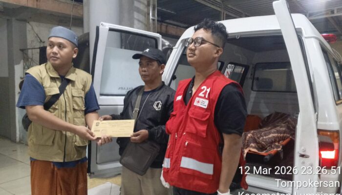 Siaga Kemanusiaan 24 Jam, Tim Ambulans PMI Jember Jemput Jenazah ke RSUD Haryoto Lumajang 