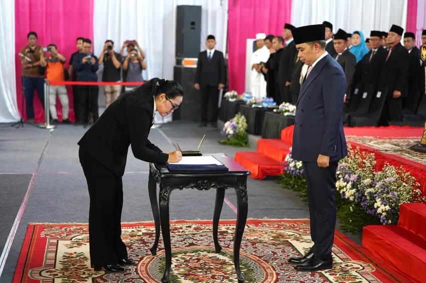 Cetak Rekor Pelantikan Terbesar, Bupati Jember Beri Waktu 6 Bulan Kepala Sekolah Lahirkan Inovasi