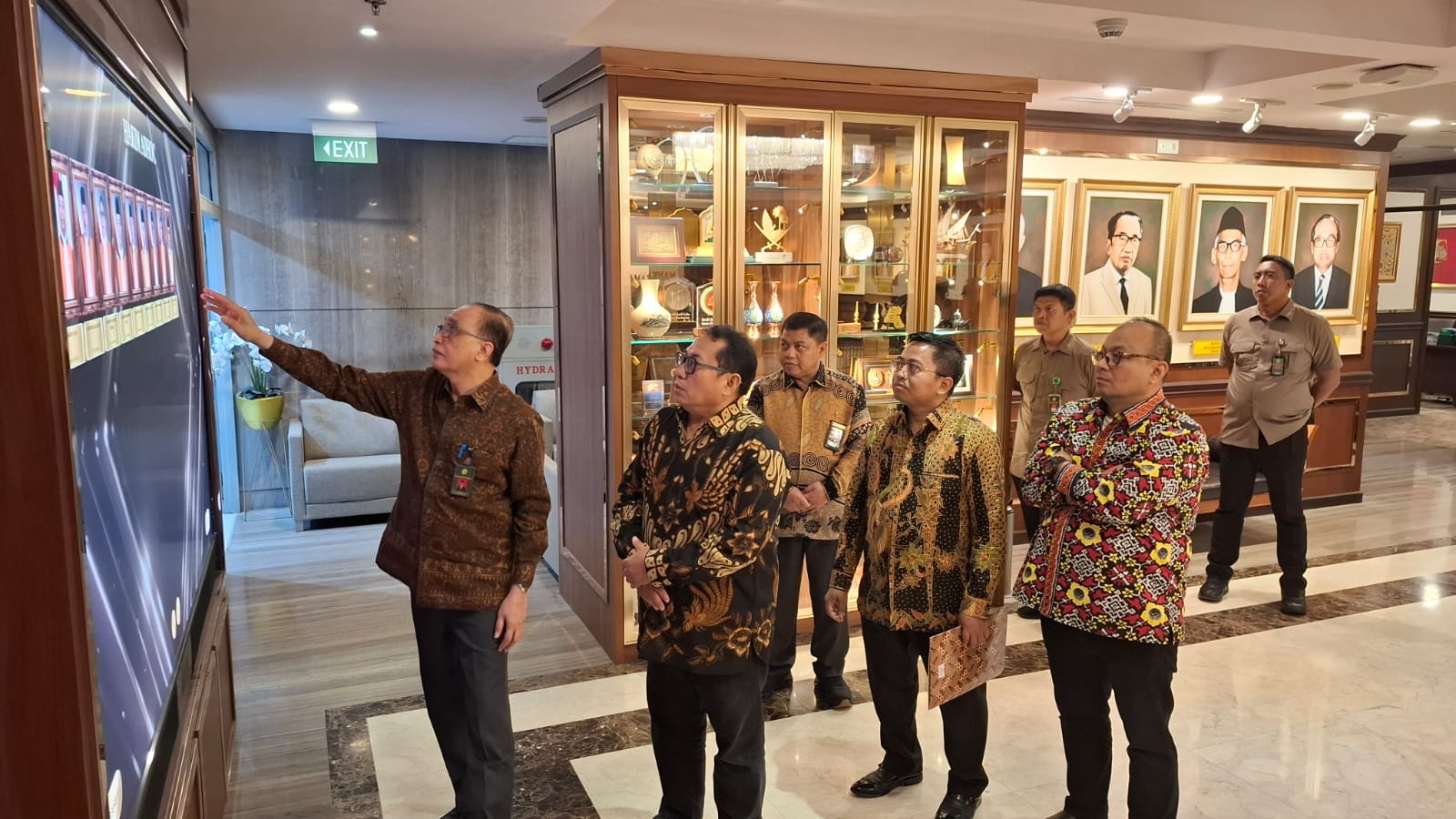 Langkah SMSI Membantu Mahkamah Agung Mengerem Tumpukan Perkara