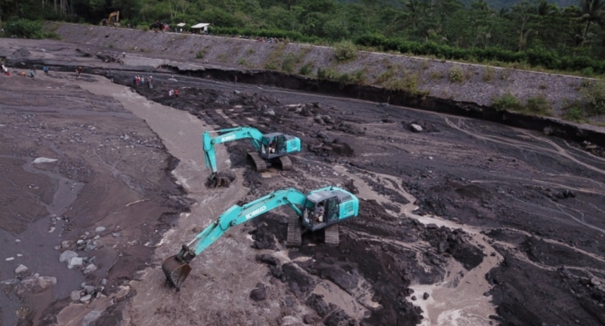 Pemkab Lumajang Tegaskan Jam Operasional Aman Tambang di Kawasan Semeru