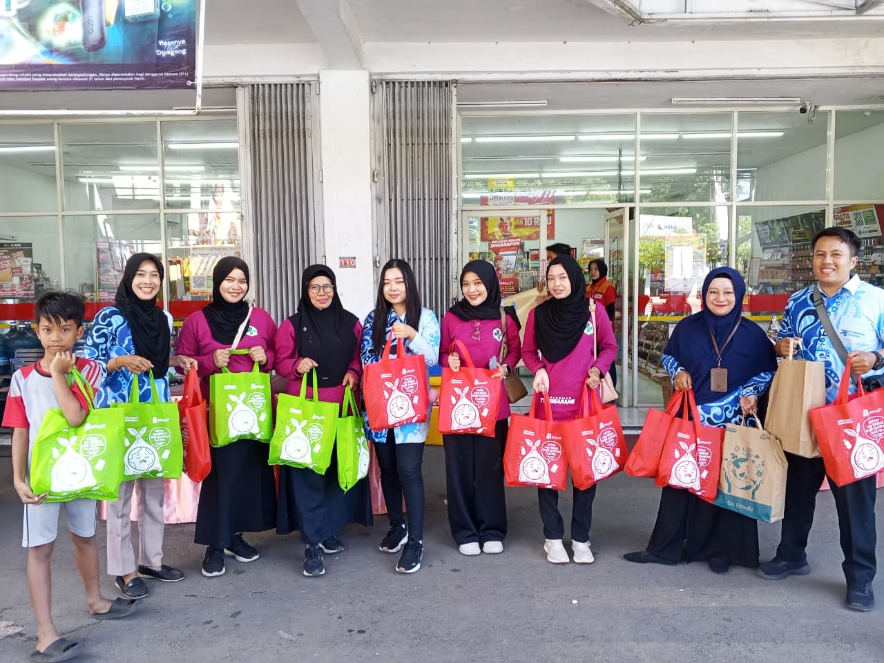 Alfamart dan Nestlé Indonesia Perluas Jangkauan Program Sahabat Posyandu untuk Ribuan Ibu dan Anak