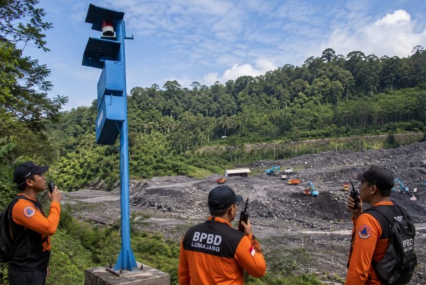 BPBD Lumajang Perkuat Siaga Semeru Padukan Teknologi AI dan Kearifan Lokal